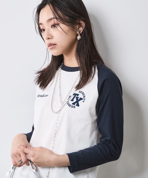 CHIC STYLE（シックスタイル）の「8分袖配色ラグランスリーブTシャツ＜大きいサイズ有＞シックスタイル（Tシャツ/カットソー・レディース・グレー系/ホワイト系・5L/4L/3L/LL/L/M）」の2枚目の写真