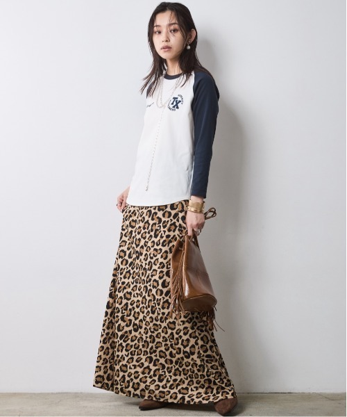 CHIC STYLE（シックスタイル）の「8分袖配色ラグランスリーブTシャツ＜大きいサイズ有＞シックスタイル（Tシャツ/カットソー・レディース・グレー系/ホワイト系・5L/4L/3L/LL/L/M）」の11枚目の写真