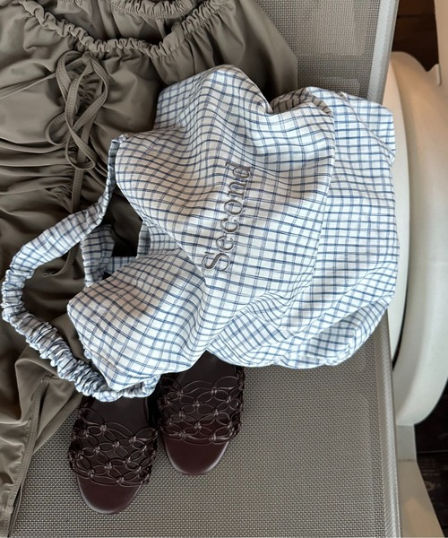 lawgy（ラウジー）の「handle gather check tote bag / ハンドルギャザーチェックトートバッグ（トートバッグ・レディース・ホワイト/ブルー/イエロー・FREE）」の10枚目の写真