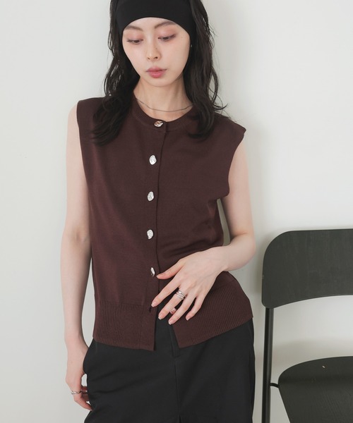 新品 Aimeine ボタンデザインニットベスト Aimeine ボタンデザインニットベスト - メルカリ