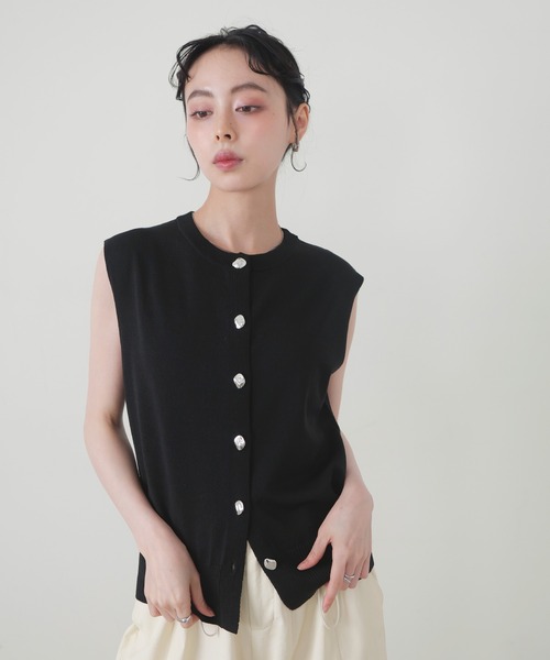 LIAN(リアン)の「ニュアンスメタルボタンニットベスト(ベスト・レディース・ブラウン/アイボリー/ブラック・FREE)」の20枚目の写真
