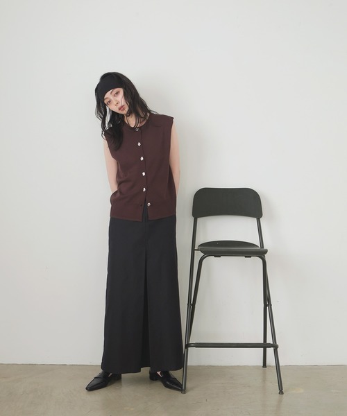 LIAN(リアン)の「ニュアンスメタルボタンニットベスト(ベスト・レディース・ブラウン/アイボリー/ブラック・FREE)」の16枚目の写真