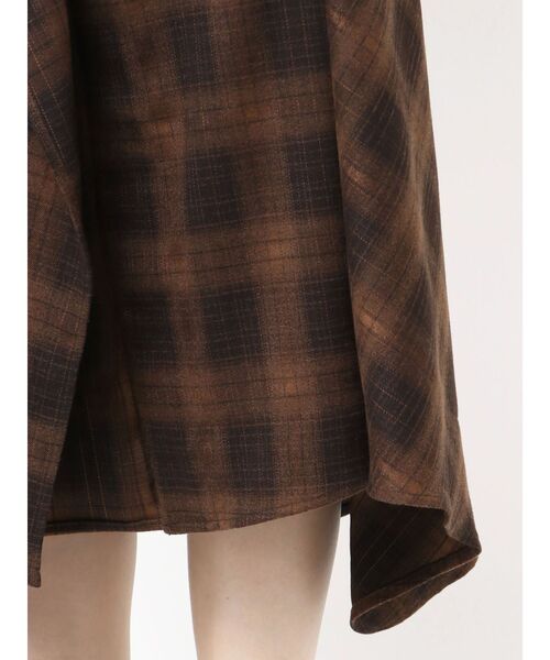 EMODA(エモダ)の「スリットフリルマキシワンピース(ワンピース・レディース・ブラック/カーキ/ブラウン・FREE)」の10枚目の写真