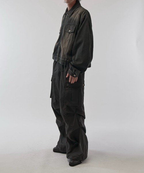 Lui's（ルイス）の「【Neucon/ニューコン】 ボリュームワイドパラシュートカーゴパンツ（カーゴパンツ・メンズ・グレー/ブラック・2/1）」の4枚目の写真