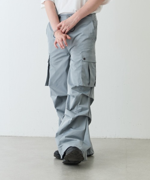 Lui's（ルイス）の「【Neucon/ニューコン】 ボリュームワイドパラシュートカーゴパンツ（カーゴパンツ・メンズ・グレー/ブラック・2/1）」の17枚目の写真