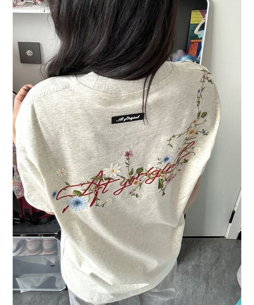 セール】フラワー ガーデン スクリプト ロゴ 刺繍 Tシャツ（T