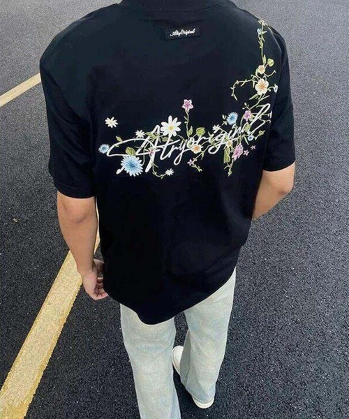 セール】フラワー ガーデン スクリプト ロゴ 刺繍 Tシャツ（T