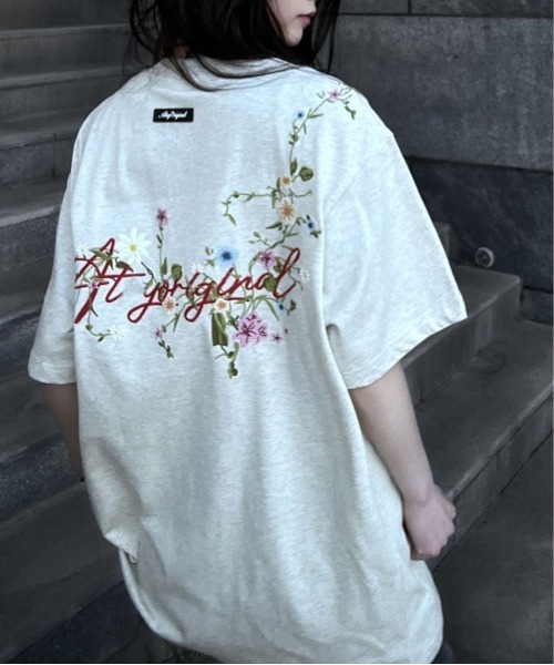 新品未使用♡ フラワーロゴTシャツ 2150223707.jpg?1705460639