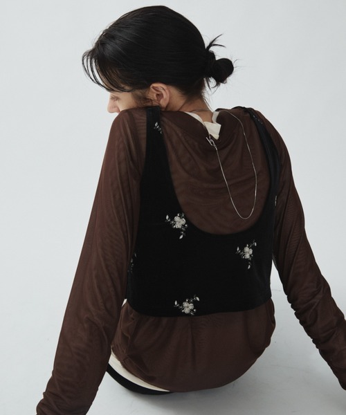 Aunt Marie's(アントマリーズ)のフラワー刺繍ベロアビスチェ(その他トップス)