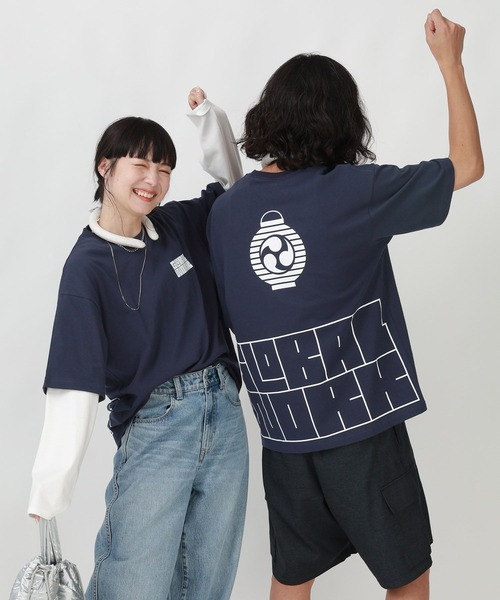 GLOBAL WORK(グローバルワーク)の「スーベニアTシャツ3/半袖/582246(Tシャツ/カットソー・メンズ・ブラック系9/ブラック系1/ホワイト系3/ホワイト系8/ホワイト系5/ホワイト系4/ネイビー系7/ブラック系6/ブラック系2・LARGE/X-LARGE/MEDIUM/SMALL)」の9枚目の写真