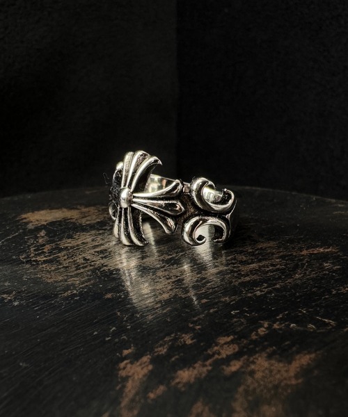 CALIFORNIA OUTFITTERS（カリフォルニア アウトフィッターズ）の「7D46 クロスデザイン ヴィンテージライク シルバー リング（リング・メンズ・シルバー・16号/18号/20号/22号）」の2枚目の写真
