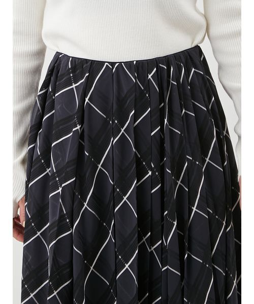 Mila Owen（ミラオーウェン）の「【WEB限定00サイズ】ウエストゴムタックプレスフレアスカート（スカート・レディース・チェック/ホワイト/ボルドー・0/1/00）」の8枚目の写真