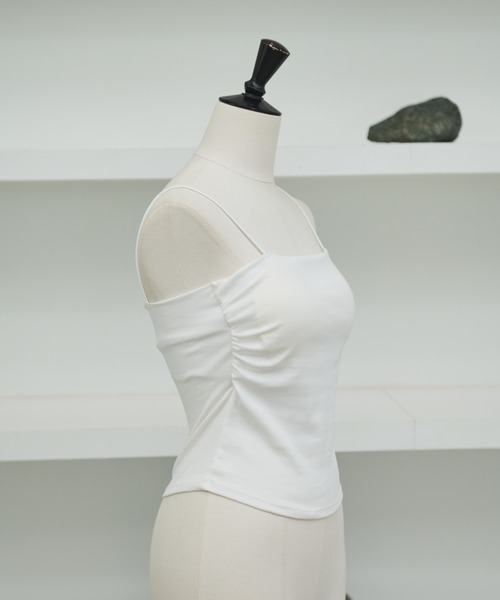 AIC.（エーアイシー）の「【再入荷】パッド付きサイドギャザーブラトップ（キャミソール・レディース・オフホワイト/ブラック・FREE）」の6枚目の写真