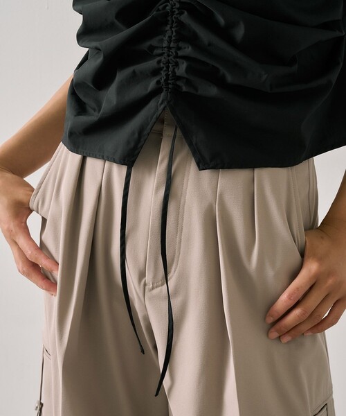 UNITED TOKYO(ユナイテッドトウキョウ)の「ギャザリングパフトップス|ウォッシャブル/撥水/UV対策/オフィスカジュアル/細見え/春服(シャツ/ブラウス・レディース・イエロー/アイボリー/ブラック・FREE)」の14枚目の写真