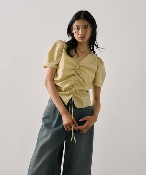 UNITED TOKYO(ユナイテッドトウキョウ)の「ギャザリングパフトップス|ウォッシャブル/撥水/UV対策/オフィスカジュアル/細見え/春服(シャツ/ブラウス・レディース・イエロー/アイボリー/ブラック・FREE)」の16枚目の写真