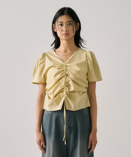 UNITED TOKYO(ユナイテッドトウキョウ)の「ギャザリングパフトップス|ウォッシャブル/撥水/UV対策/オフィスカジュアル/細見え/春服(シャツ/ブラウス・レディース・イエロー/アイボリー/ブラック・FREE)」の17枚目の写真