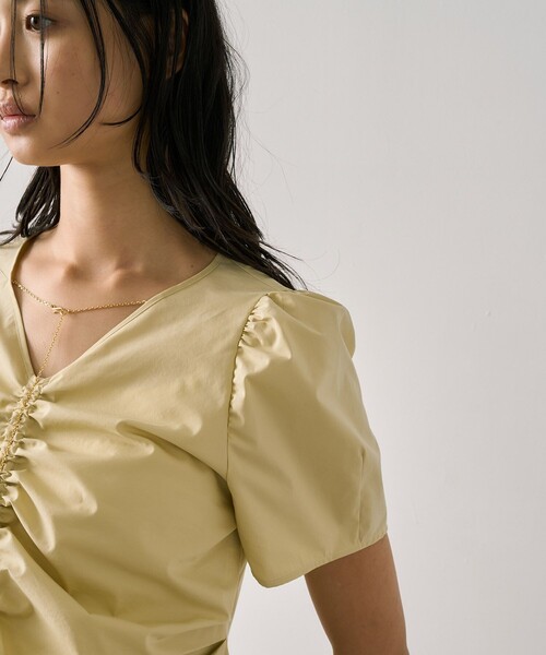 UNITED TOKYO(ユナイテッドトウキョウ)の「ギャザリングパフトップス|ウォッシャブル/撥水/UV対策/オフィスカジュアル/細見え/春服(シャツ/ブラウス・レディース・イエロー/アイボリー/ブラック・FREE)」の11枚目の写真