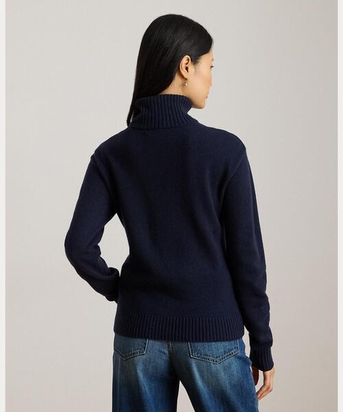 LAUREN RALPH LAUREN(ローレン ラルフ ローレン)の「ロゴ カシミヤ タートルネック セーター(ニット/セーター・レディース・ネイビー系1・S/M/XS)」の4枚目の写真