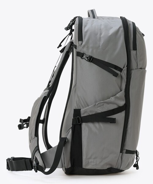 Columbia(コロンビア)の「撥水 Columbia/ペッパーロック アドバンス 40L バックパック(リュック )大容量 PC収納(15インチ対応)/コロンビア(バックパック/リュック・レディース・グレー/ブラック・ONE SIZE)」の17枚目の写真