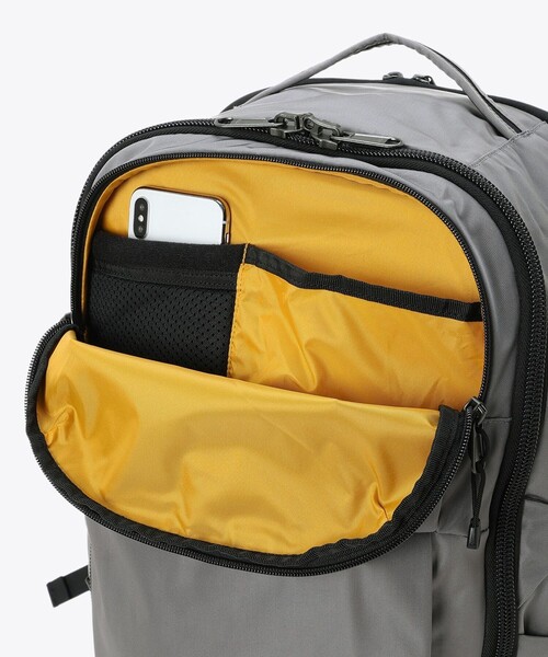 Columbia(コロンビア)の「撥水 Columbia/ペッパーロック アドバンス 40L バックパック(リュック )大容量 PC収納(15インチ対応)/コロンビア(バックパック/リュック・レディース・グレー/ブラック・ONE SIZE)」の18枚目の写真
