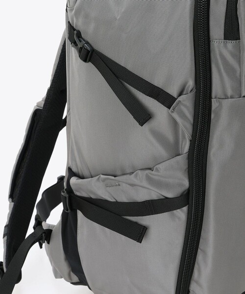 Columbia(コロンビア)の「撥水 Columbia/ペッパーロック アドバンス 40L バックパック(リュック )大容量 PC収納(15インチ対応)/コロンビア(バックパック/リュック・レディース・グレー/ブラック・ONE SIZE)」の11枚目の写真