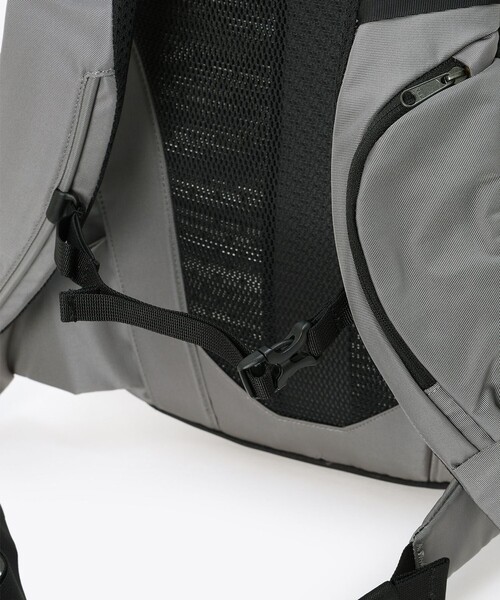 Columbia(コロンビア)の「撥水 Columbia/ペッパーロック アドバンス 40L バックパック(リュック )大容量 PC収納(15インチ対応)/コロンビア(バックパック/リュック・レディース・グレー/ブラック・ONE SIZE)」の13枚目の写真