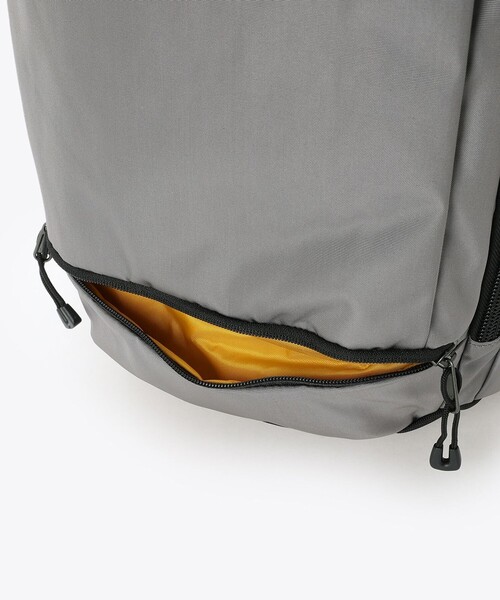Columbia(コロンビア)の「撥水 Columbia/ペッパーロック アドバンス 40L バックパック(リュック )大容量 PC収納(15インチ対応)/コロンビア(バックパック/リュック・レディース・グレー/ブラック・ONE SIZE)」の4枚目の写真