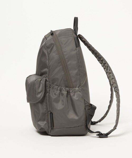 green label relaxing(グリーンレーベルリラクシング)の「【WEB限定】WR ダブル フラップ バックパック リュック -撥水-(バックパック/リュック・メンズ・ダークグレー/ブラック・FREE)」の5枚目の写真