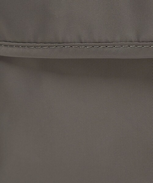 green label relaxing(グリーンレーベルリラクシング)の「【WEB限定】WR ダブル フラップ バックパック リュック -撥水-(バックパック/リュック・メンズ・ダークグレー/ブラック・FREE)」の16枚目の写真