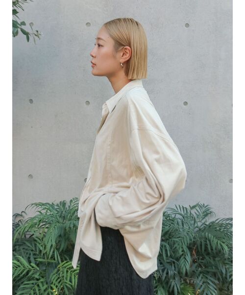 Ungrid（アングリッド）の「スウェードライクルーズシャツ（シャツ/ブラウス・レディース・ベージュ/アイボリー・FREE）」の9枚目の写真