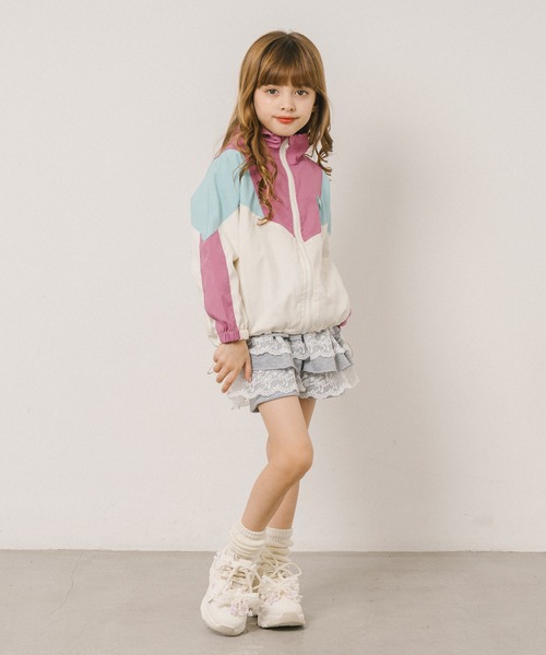 URBAN CHERRY(アーバンチェリー)の「【ふわもち軽やか素材】レースツーティアフリルショートパンツ(その他パンツ・キッズ・グレー/ブラック・150cm/140cm/130cm/120cm/110cm)」の19枚目の写真