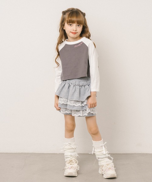 URBAN CHERRY(アーバンチェリー)の「【ふわもち軽やか素材】レースツーティアフリルショートパンツ(その他パンツ・キッズ・グレー/ブラック・150cm/140cm/130cm/120cm/110cm)」の3枚目の写真