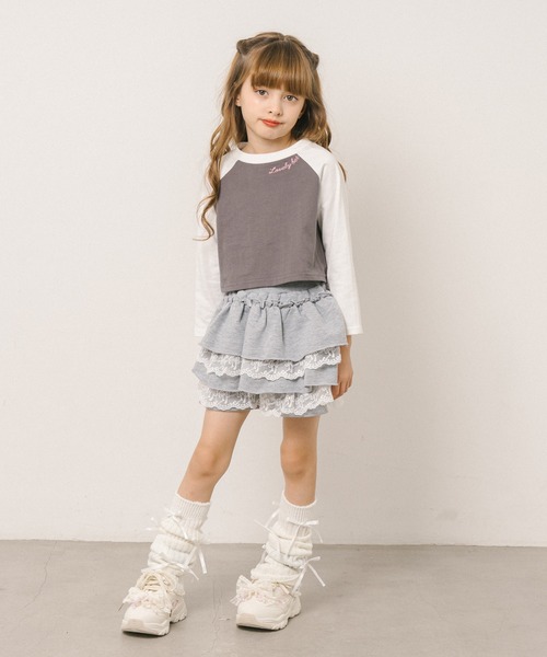 URBAN CHERRY(アーバンチェリー)の「【ふわもち軽やか素材】レースツーティアフリルショートパンツ(その他パンツ・キッズ・グレー/ブラック・150cm/140cm/130cm/120cm/110cm)」の5枚目の写真