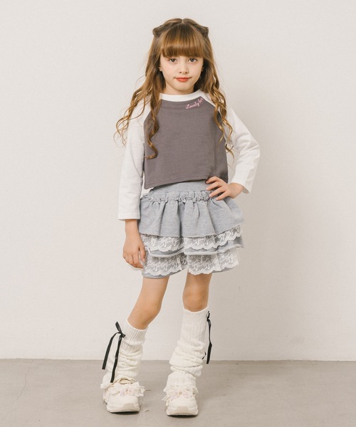 URBAN CHERRY(アーバンチェリー)の「【ふわもち軽やか素材】レースツーティアフリルショートパンツ(その他パンツ・キッズ・グレー/ブラック・150cm/140cm/130cm/120cm/110cm)」の6枚目の写真