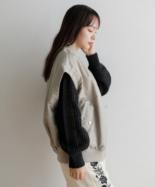 upperhights（アッパーハイツ）の「upper hights THE U-2 VEST（ベスト・レディース・グレイッシュベージュ/オフホワイト・1）」の20枚目の写真