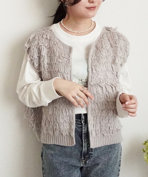 SELECT LEVERY(セレクトリベリー)の「ループ編みフリンジニットベスト(ベスト・レディース・アイボリー/グレイッシュベージュ/ブラック・MEDIUM)」の6枚目の写真