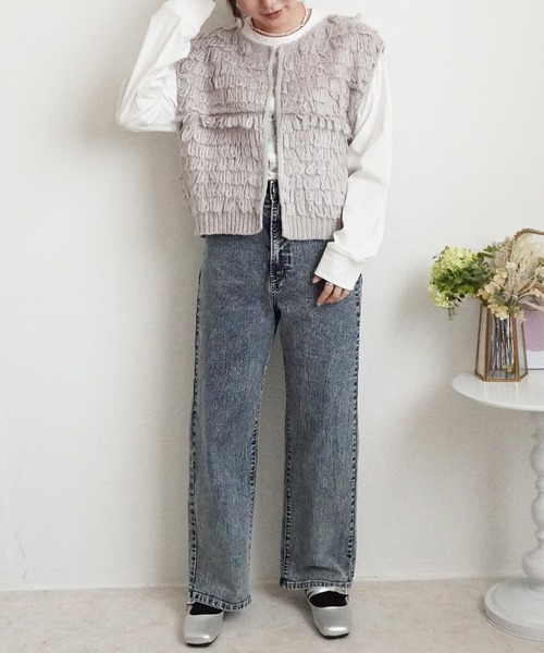 SELECT LEVERY(セレクトリベリー)の「ループ編みフリンジニットベスト(ベスト・レディース・アイボリー/グレイッシュベージュ/ブラック・MEDIUM)」の9枚目の写真