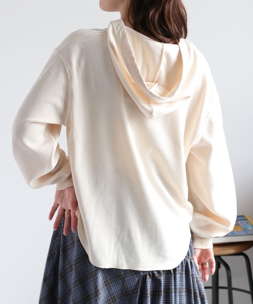 cepo（セポ）の「〈ドラマ着用商品〉カットコールレースアップフーディー（パーカー・レディース・チャコール/ブルー/オフホワイト・M）」の11枚目の写真