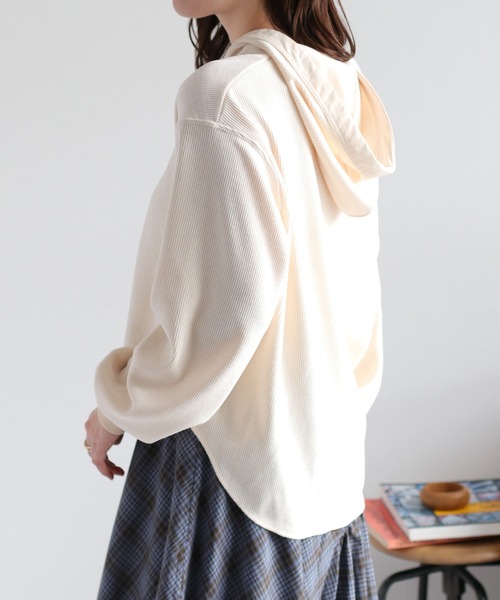 cepo（セポ）の「〈ドラマ着用商品〉カットコールレースアップフーディー（パーカー・レディース・チャコール/ブルー/オフホワイト・M）」の9枚目の写真