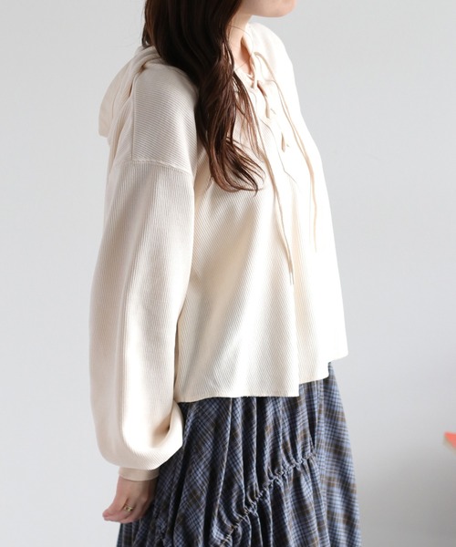 cepo（セポ）の「〈ドラマ着用商品〉カットコールレースアップフーディー（パーカー・レディース・チャコール/ブルー/オフホワイト・M）」の12枚目の写真