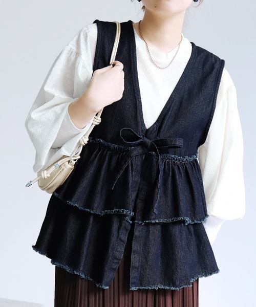 reca（レカ）の「フリルティアードデニムベスト（ベスト・レディース・ネイビー・M）」の6枚目の写真