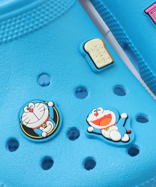 crocs(クロックス)の「crocs Doraemon Classic Clog / クロックス ドラエモン クラッシック クロッグ(サンダル・レディース・ブルー・25.0cm/24.0cm/23.0cm/22.0cm/21.0cm/20.0cm)」の5枚目の写真