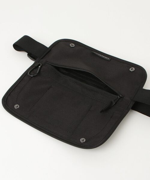UNKNOWN&Co.(アンノウンアンドコー)の「UNKOWN&Co. / WATERPROOF セキュリティーポーチ パスポートケース 防水 ウエストバッグ(ボディバッグ/ウエストポーチ・メンズ・ブラック・FREE)」の4枚目の写真