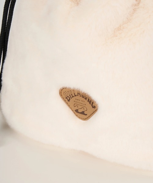 BILLABONG(ビラボン)の「BILLABONG レディース FUR SHOULDER BAG ショルダーバッグ 【2025年秋冬モデル】 @autumn /ビラボンロゴワンポイントファー巾着ショルダーバッグ(ショルダーバッグ・レディース・ブラック/アイボリー/ブラウン系その他・FREE)」の8枚目の写真