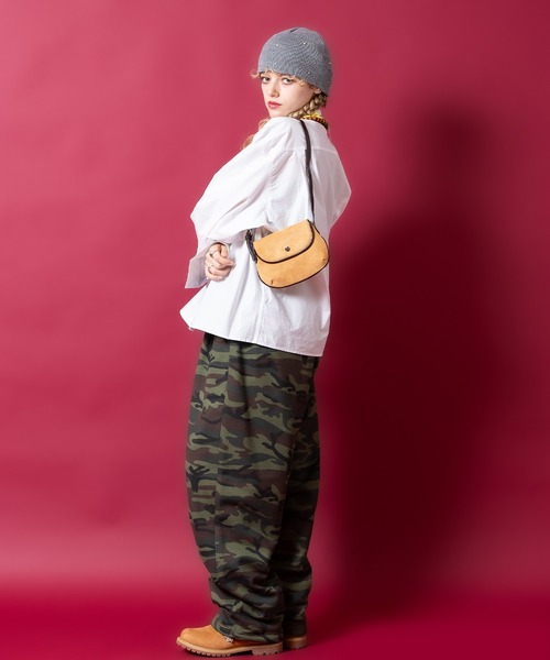 a.p.o.v.(エーピーオービー)の「a.p.o.v. オーバーサイズ短丈コットンブロードシャツ(シャツ/ブラウス・メンズ・ブラック/ホワイト・ONESIZE)」の6枚目の写真