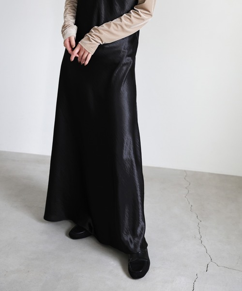 select MOCA（セレクトモカ）の「サテンフレアキャミワンピース（ワンピース・レディース・ブラック/ブラウン・FREE）」の11枚目の写真