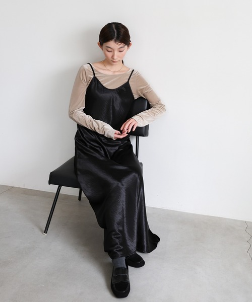 select MOCA（セレクトモカ）の「サテンフレアキャミワンピース（ワンピース・レディース・ブラック/ブラウン・FREE）」の8枚目の写真