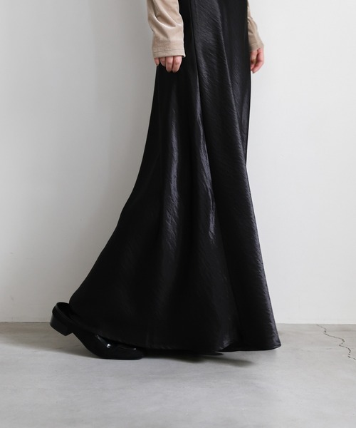 select MOCA（セレクトモカ）の「サテンフレアキャミワンピース（ワンピース・レディース・ブラック/ブラウン・FREE）」の7枚目の写真