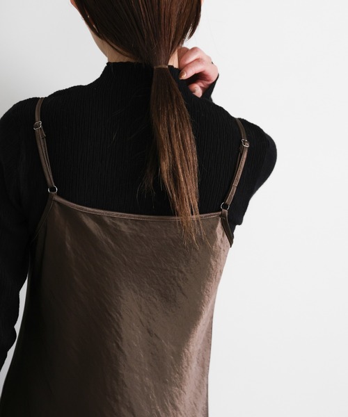 select MOCA（セレクトモカ）の「サテンフレアキャミワンピース（ワンピース・レディース・ブラック/ブラウン・FREE）」の18枚目の写真