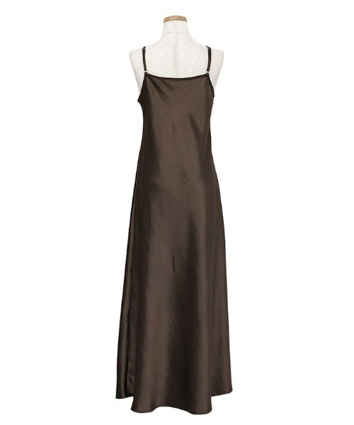 select MOCA（セレクトモカ）の「サテンフレアキャミワンピース（ワンピース・レディース・ブラック/ブラウン・FREE）」の22枚目の写真